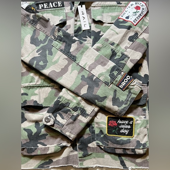 ⚡️THE RAIL⚡️Oversized Camo/Patch Jacket - Picture 10 of 12
